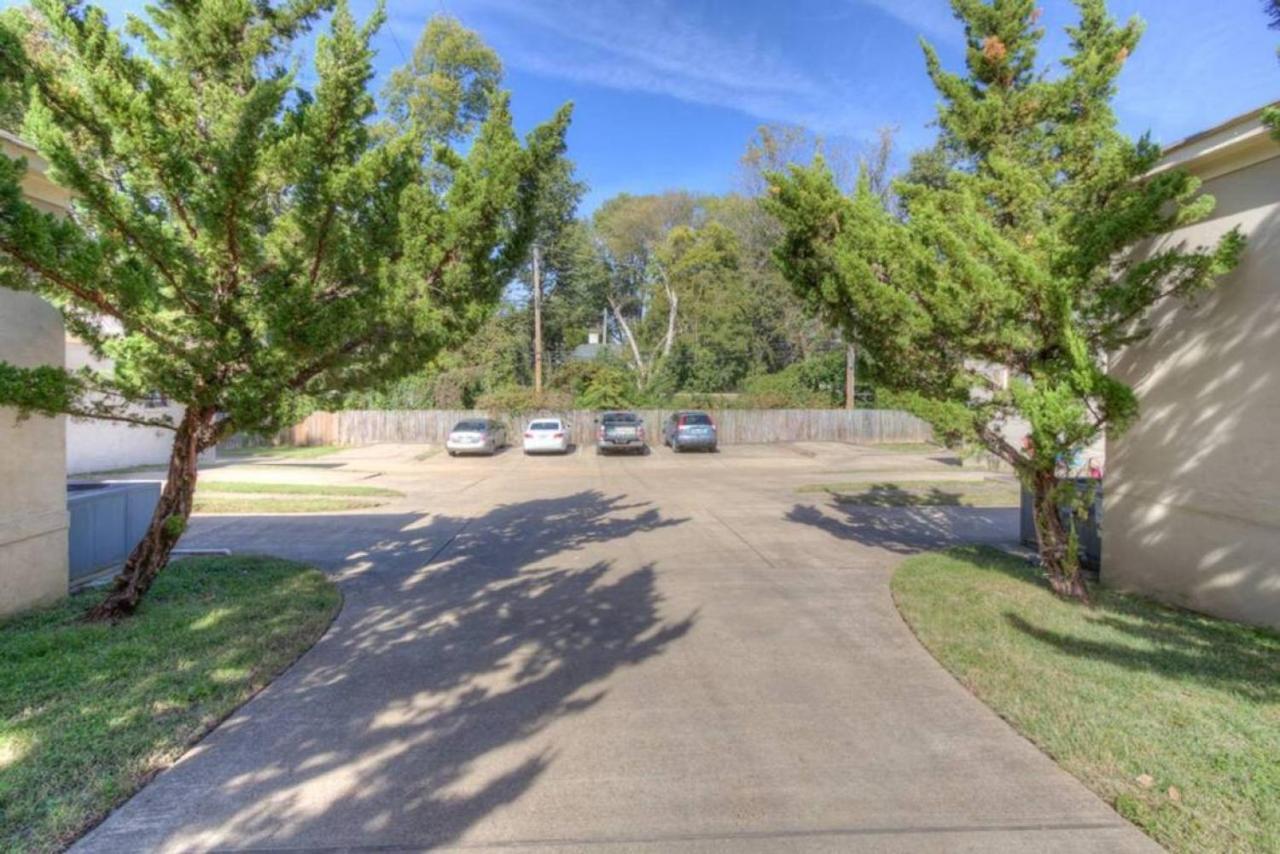 Appartement Gated Walking Distance To Overton Square